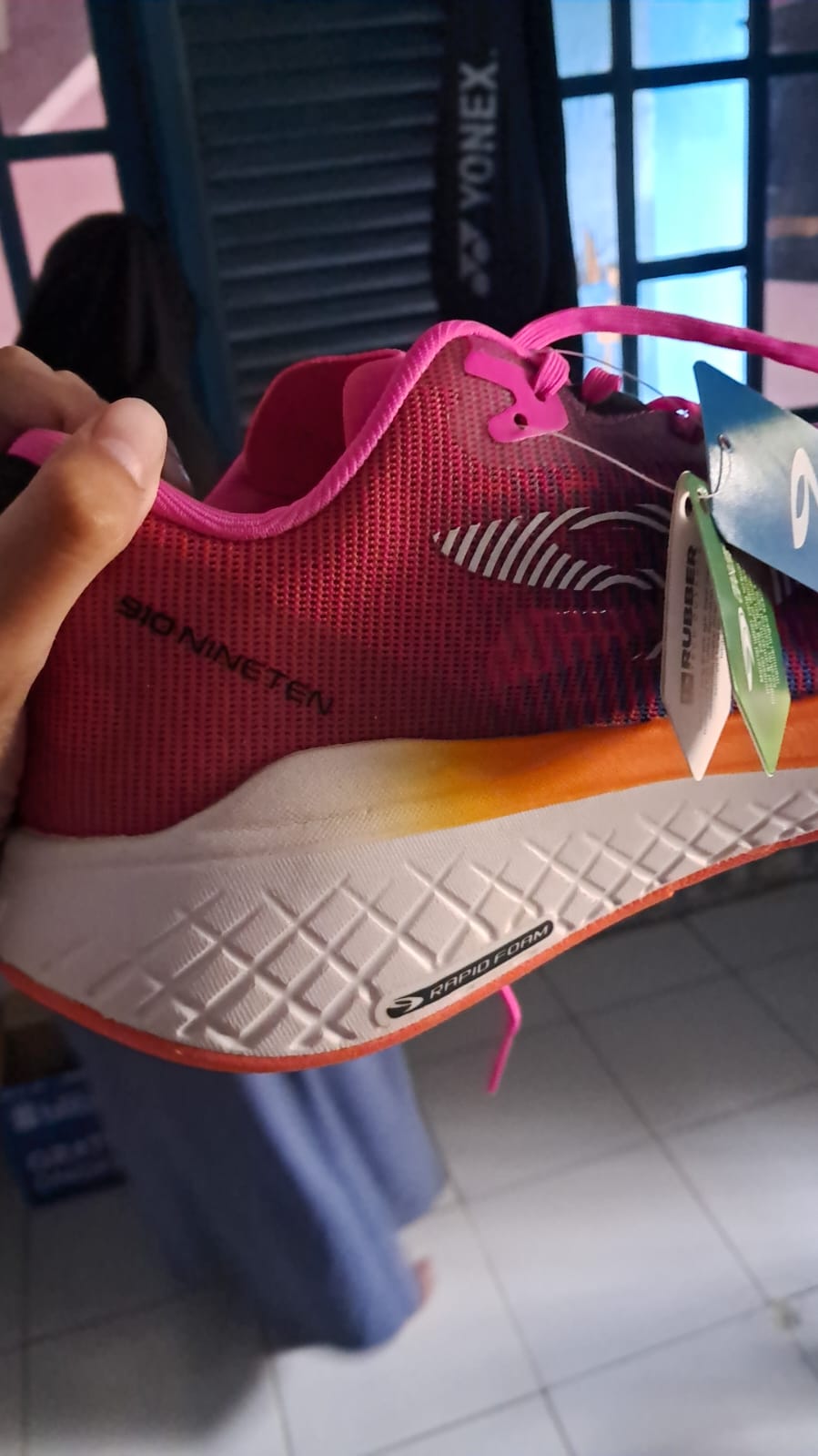 Look Dari 910 Ekiden Hyperion